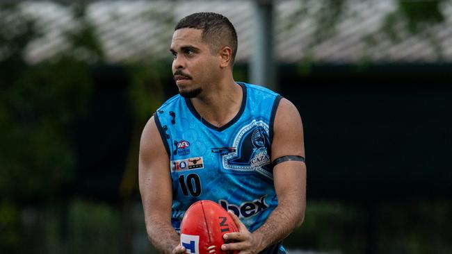 Bradley Stokes playing for the Darwin Buffaloes in the 2024-25 NTFL season. Picture: Patch Clapp / AFLNT Media