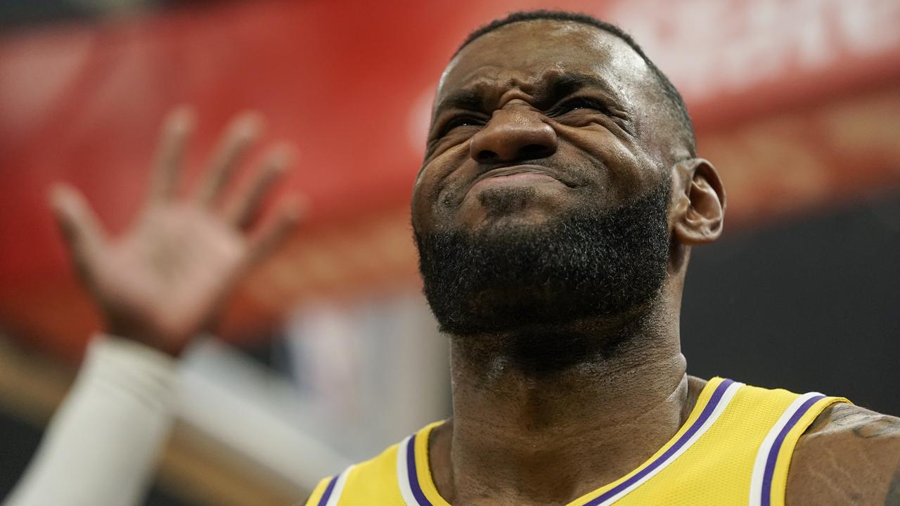 Would LeBron want to play in an ‘NBA Cup’ for a $1 million prize? (AP Photo/Morry Gash)