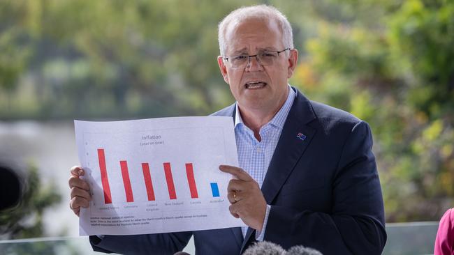 Trust me, I have a graph … Prime Minister Scott Morrison on the campaign trail in Rockhampton. Picture: Jason Edwards