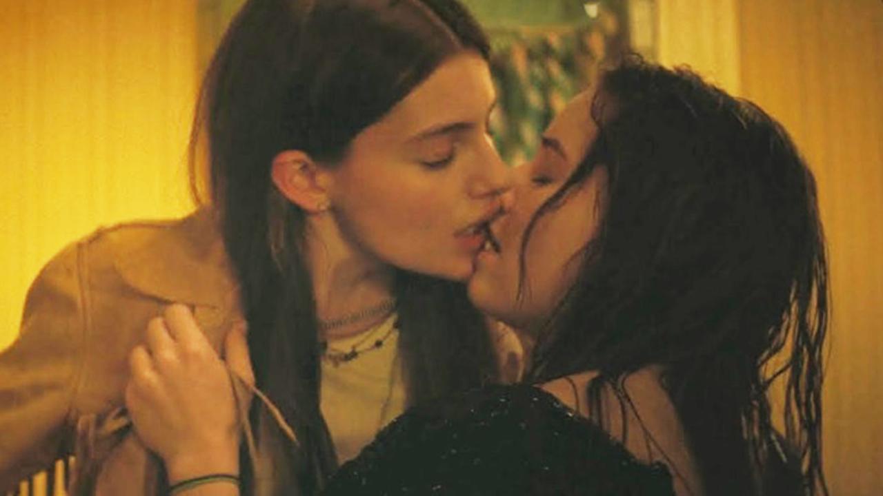 Celebrity Lesbian Scenes