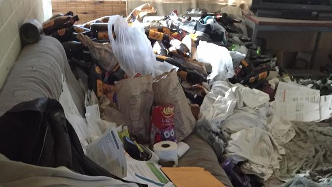 Between 2 and 6 per cent of the population live with hoarding disorder, according to the Australian Pyschological Society.