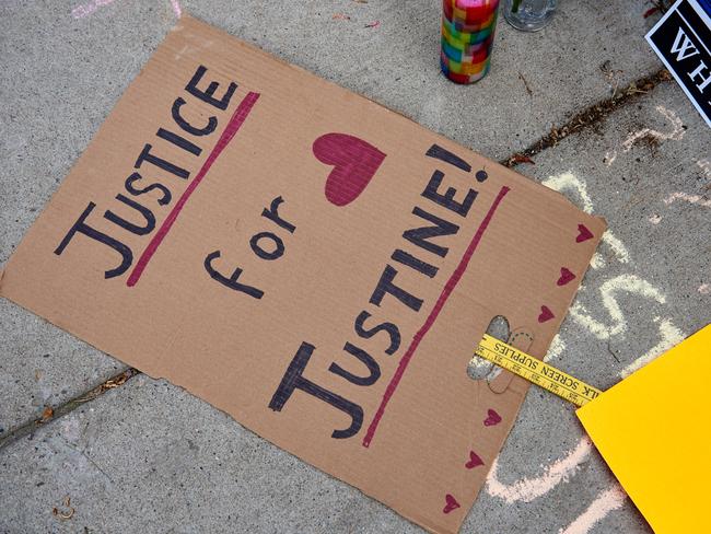 Chalk messages and signs left where Justine Damond was killed by Minneapolis Police. Picture: Supplied