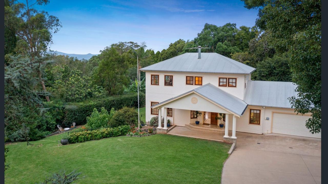 6 Curzon Street, Mount Lofty.