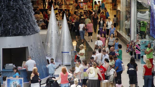 Christmas Shopping in 2007. Picture: Megan Cullen