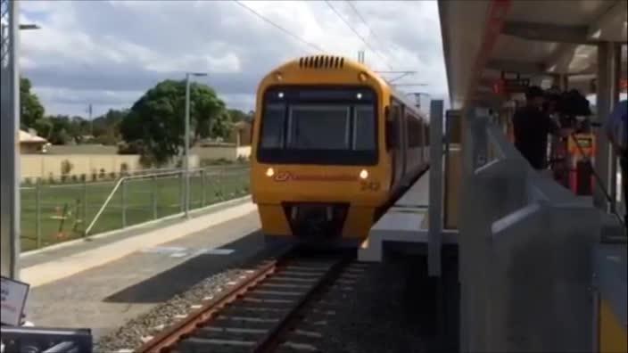 First electric test trains at Kippa-Ring