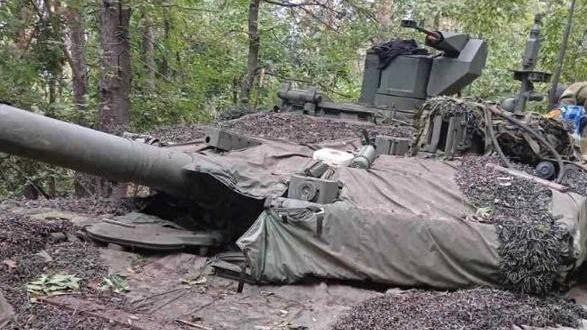 The tank was found abandoned with one of its tracks missing. The discovery marks the first chance Ukrainian forces have had to take a look inside a T-90M.