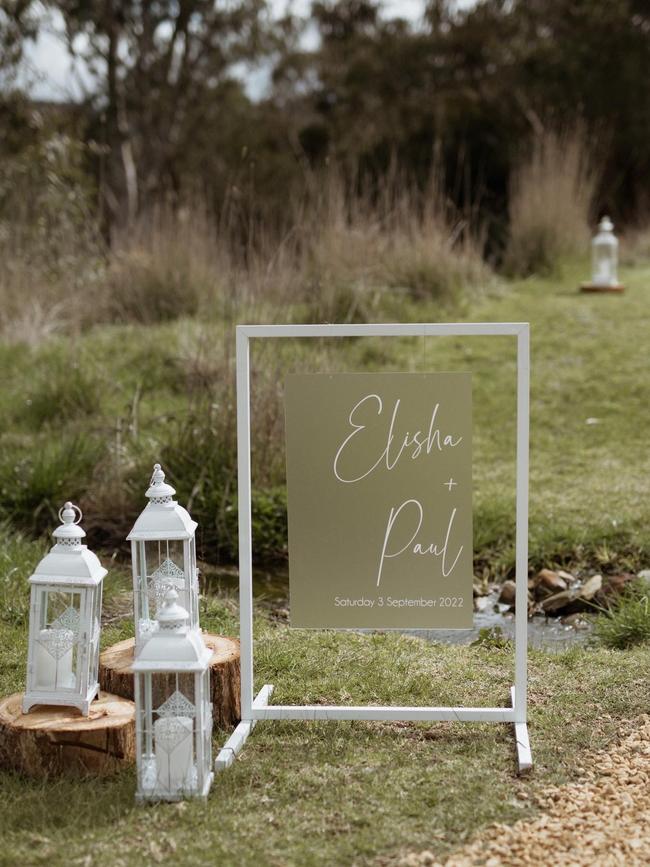 Elisha and Paul Kennedy married at Cudlee Creek’s Tiny House On The Prairie. Picture: Georgy Keen