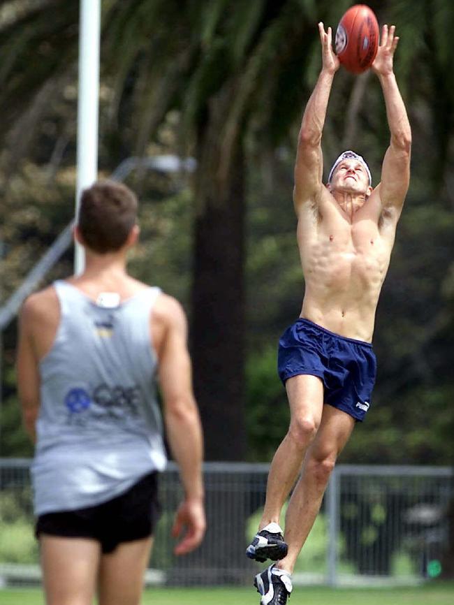 Matthew Nicks takes a grab at preseason training. Picture Sam Ruttyn