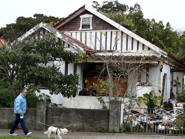 The Bobolas hoarders’ house at Bondi could be worth up to $3 million on today’s market. Picture: Chris Pavlich