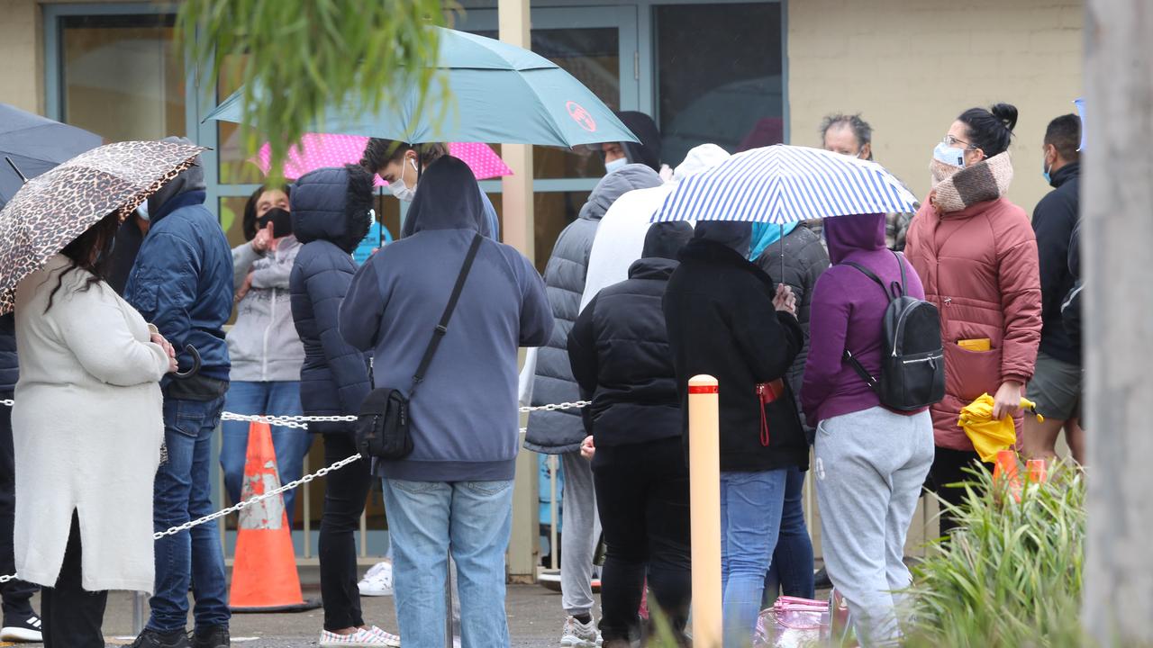 Victorians line-up on Wednesday in Melbourne to be tested for possible Covid-19 infections. Picture: NCA NewsWire/ David Crosling