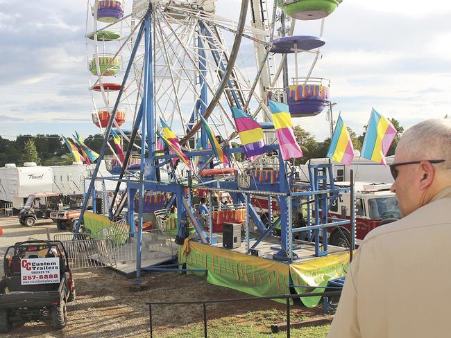 Law enforcement cordon off the area surrounding the Ferris wheel. Picture: O.J. Early/The Greeneville Sun via AP