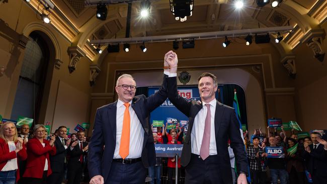 NSW Premier Chris Minns threw his support behind Anthony Albanese at the final Labor rally of the election campaign. Picture: Jason Edwards / NewsWire
