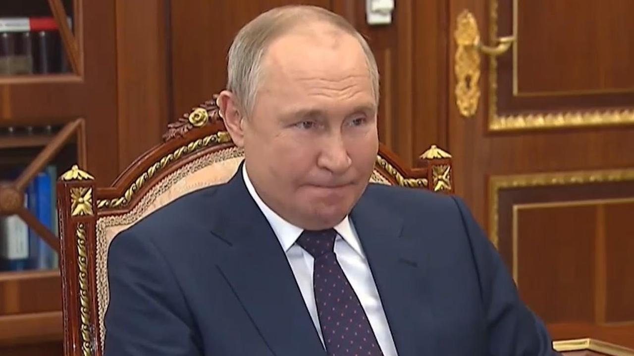 The Russian President appeared to struggle throughout the appearance.