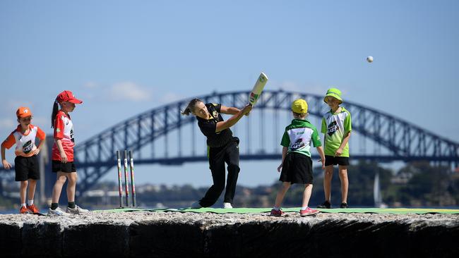 Healy put on a show for a group of schoolchildren across from Sydney’s iconic Opera House.