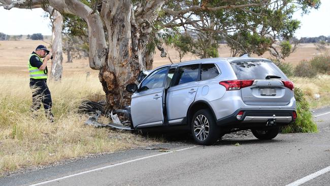 Police investigate a crash on Alexandrina Rd near Strathalbyn, in which Playford Primary principal Dean Clark died. Picture: AAP / Mark Brake