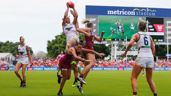 With the ability to take speccies like these, Erin Phillips just might be good enough to play in the AFL. Picture: Getty Images