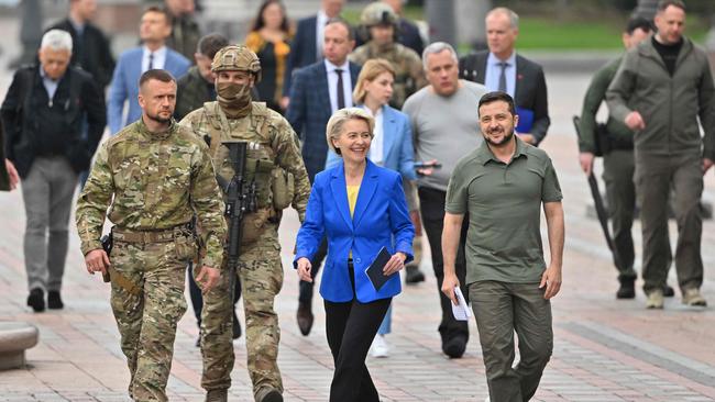 Ukrainian President Volodymyr Zelensky and European Commission president Ursula von der Leyen arrive to deliver a press conference following their talks in Kyiv on September 15. Picture: Sergei Supinsky / AFP