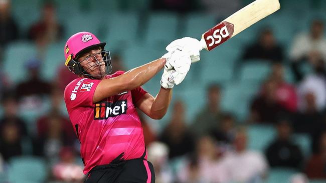 Moises Henriques gets in on the run feast against the Melbourne Stars. Picture: Getty Images