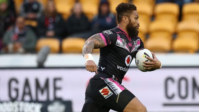 Vatuvei was a mainstay in the NRL for more than a decade. (AAP Image/David Rowland)