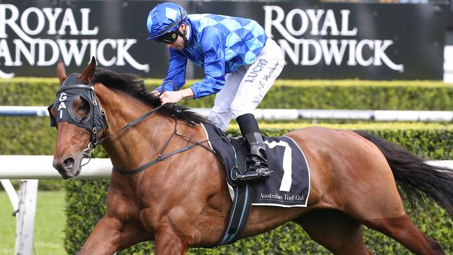 Broadside will appreciate stepping up to 2000m and looks great each-way value on Saturday.