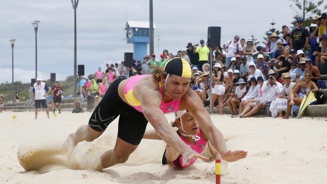 L to R: Tana Wesley from WA edges out Thomas Basford from Queensland.