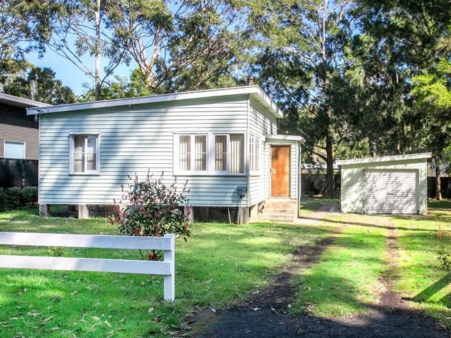 This small two-bedroom home in Bawley Point sold for $1.1 million after just days on the market.