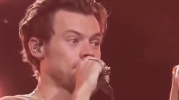 Harry Styles does a Shoey at his concert in Perth . Twitter