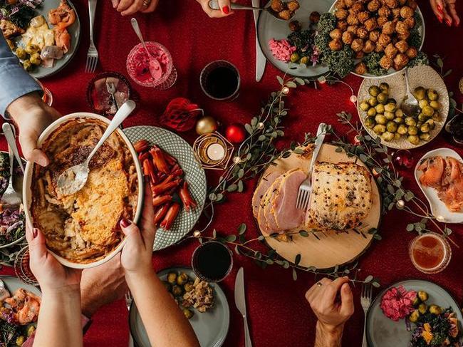 Switching to a Mediterranean diet can help Aussie shift the kilos they stacked on over Christmas.