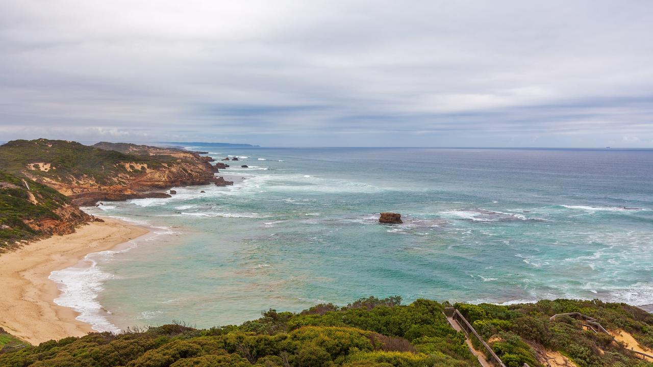 Man dead after possible drowning on Mornington Peninsula | Herald Sun