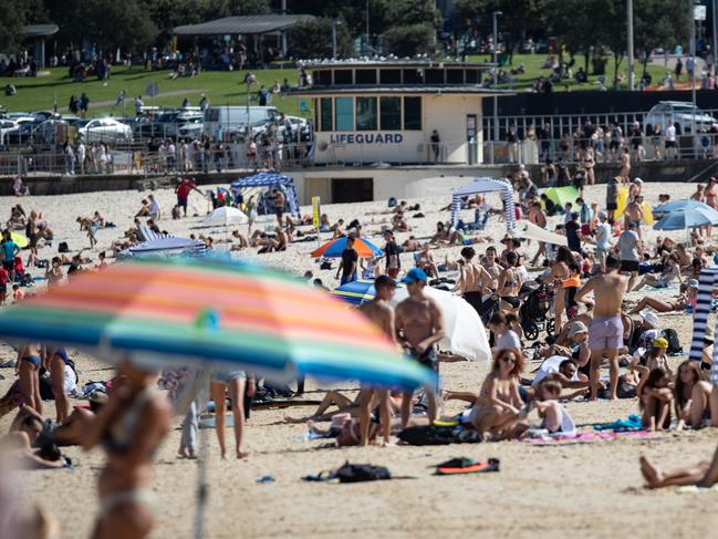 15th April 2022. The Daily Telegraph. NewsBondi Beach, NSW.Pics by Julian Andrews.Generic pictures showing crowds at Bondi Beach as Sydney enjoys beautiful weather to start off the Easter Long Weekend.