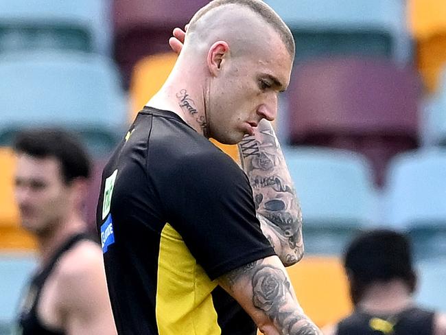 BRISBANE, AUSTRALIA - AUGUST 31: Dusty Martin kicks the ball during a Richmond Tigers AFL training session at The Gabba on August 31, 2022 in Brisbane, Australia. (Photo by Bradley Kanaris/Getty Images)