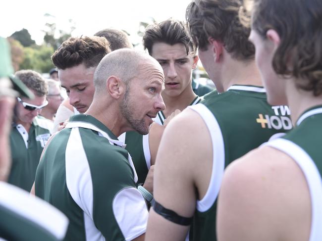 Luke Rayner coached at Bell Park. Pictures: Alan Barber