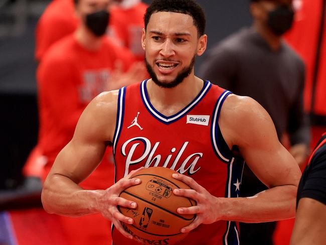 TAMPA, FLORIDA - FEBRUARY 21: Ben Simmons #25 of the Philadelphia 76ers reacts to a play during a game against the Toronto Raptors at Amalie Arena on February 21, 2021 in Tampa, Florida. (Photo by Mike Ehrmann/Getty Images) NOTE TO USER: User expressly acknowledges and agrees that, by downloading and or using this photograph, User is consenting to the terms and conditions of the Getty Images License Agreement.