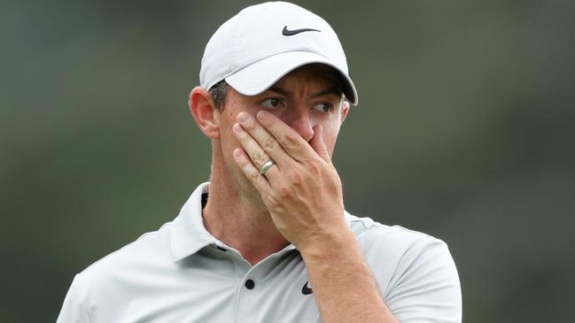 *** BESTPIX *** AUGUSTA, GEORGIA - APRIL 07: Rory McIlroy of Northern Ireland reacts to a putt on the 18th green during the second round of the 2023 Masters Tournament at Augusta National Golf Club on April 07, 2023 in Augusta, Georgia. (Photo by Christian Petersen/Getty Images)