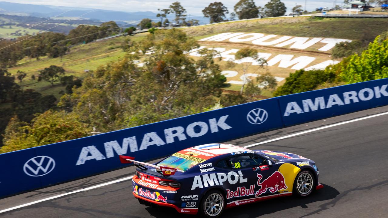 What time does the Bathurst 1000 race actually start?