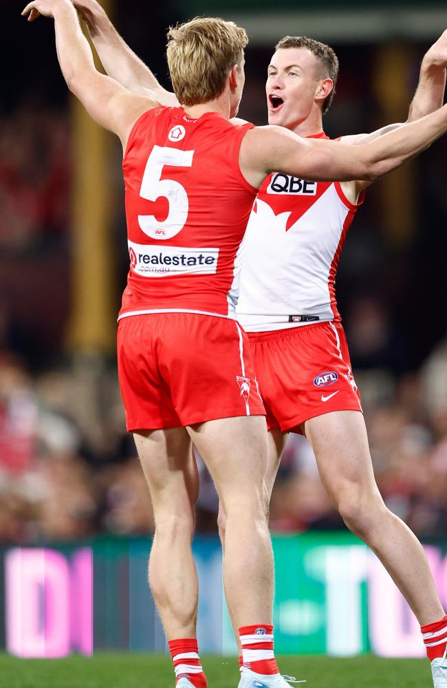 Heeney and Warner form a formidable duo. (Photo by Michael Willson/AFL Photos via Getty Images)