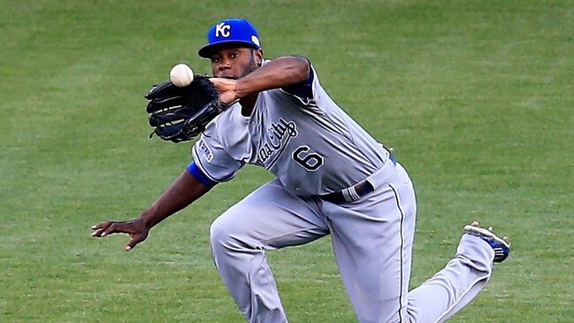 SAN FRANCISCO, CA - OCTOBER 24: Lorenzo Cain #6 of the Kansas City Royals makes a catch in centerfield for the third out in the first inning against the San Francisco Giants during Game Three of the 2014 World Series at AT&T Park on October 24, 2014 in San Francisco, California. Rob Carr/Getty Images/AFP == FOR NEWSPAPERS, INTERNET, TELCOS & TELEVISION USE ONLY ==