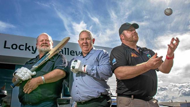 BIG HITS: Valley Raptors T20 cricket team co-owners Lance Pollock and Ian O'Brien with Bush Bash League organiser Kent Reimers. Picture: Dominic Elsome