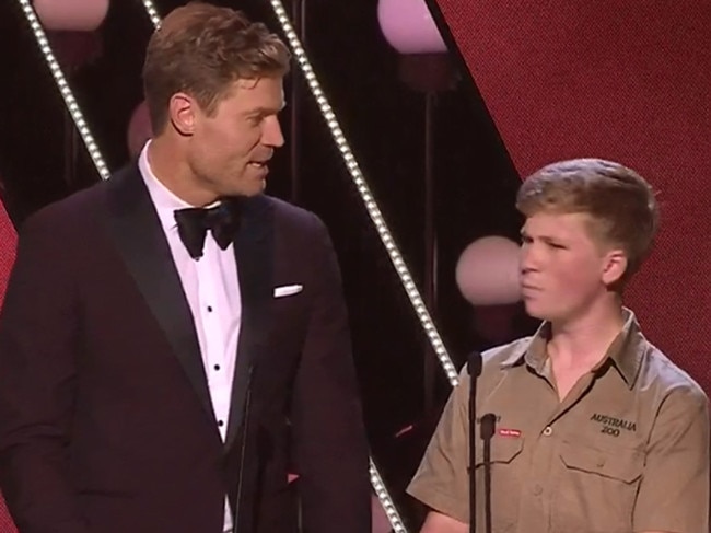 Robert Irwin presented at the 2018 Logies with Dr Chris Brown.