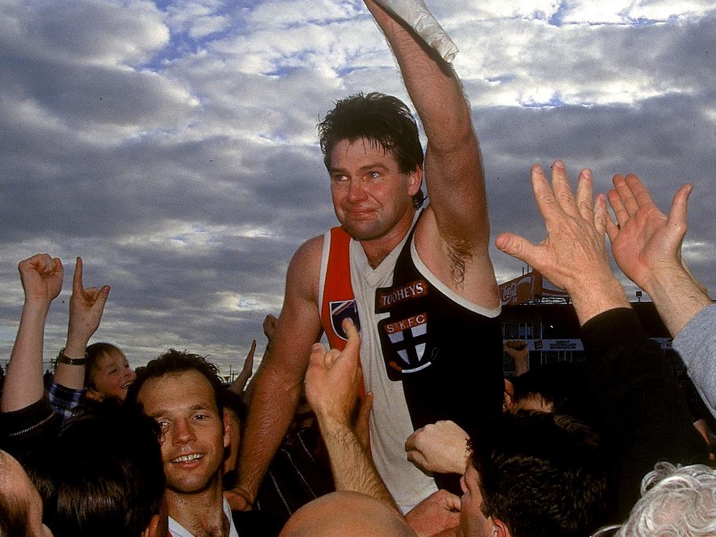 Danny Frawley chaired off after his final game in 1995.