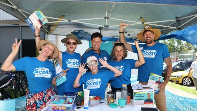 Independent candidate for Solomon Phil Scott with volunteers in Darwin, NT, at the 2025 federal election. Picture: Pema Tamang Pakhrin.