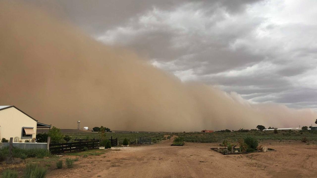 Melbourne weather radar: More rain on the way after wild storms bring ...