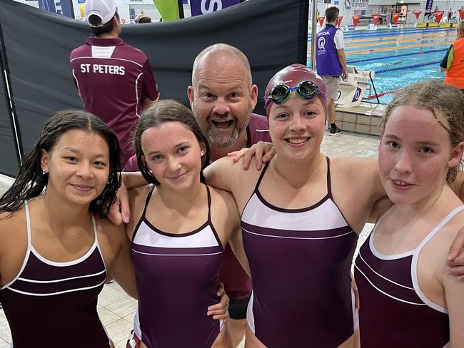 The St Peters 16 years 4x50m relay team – with coach Richard Sleight, the National Age Head Coach.