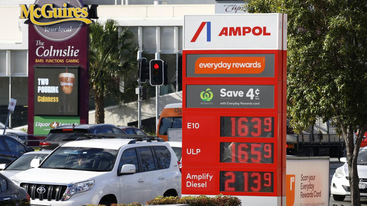 The federal government is sticking to plans to end the fuel excise cuts in September. Picture: NCA NewsWire/Tertius Pickard