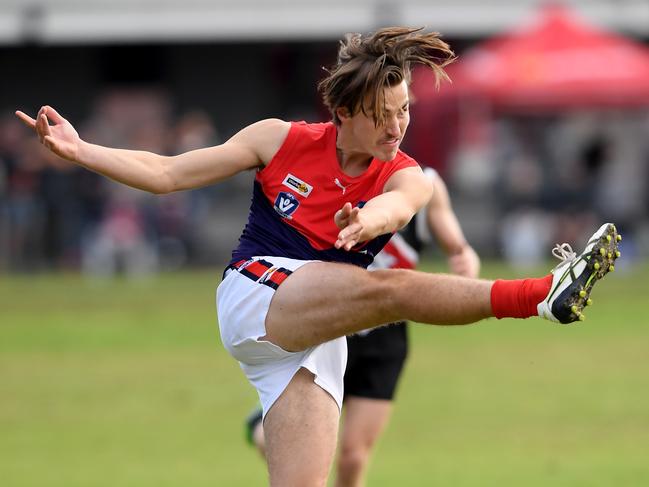 Jonathan Ristrom in action for Mt Eliza. Picture: Andy Brownbill