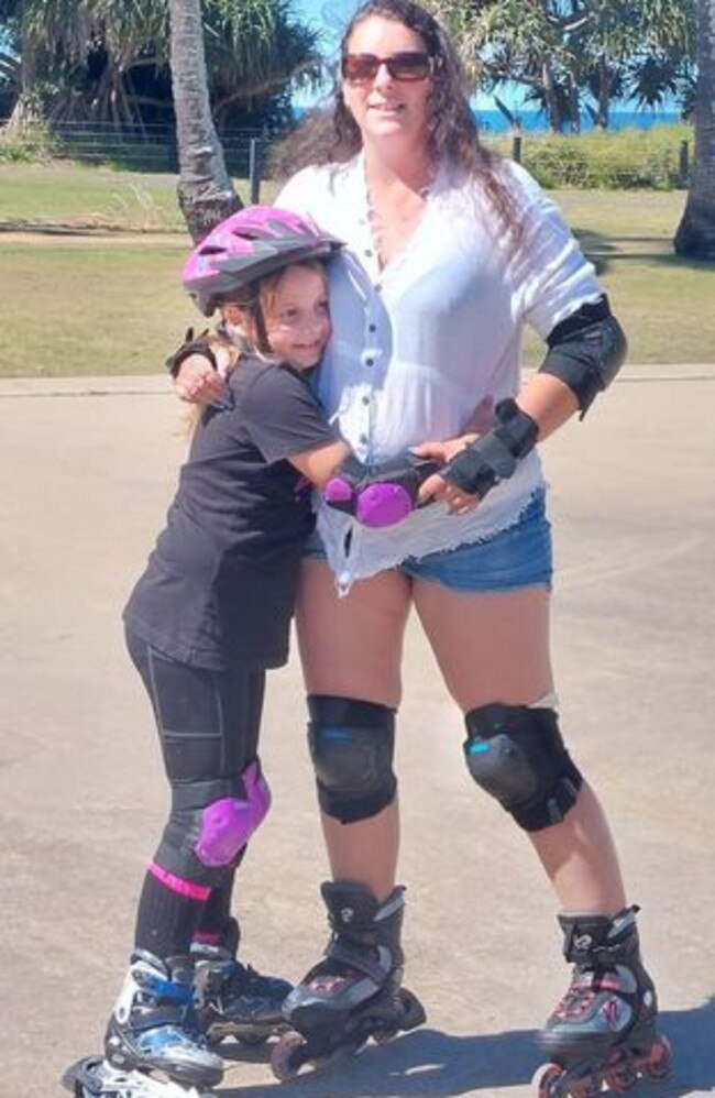 Carli Fisher rollerskating with her daughter. Picture: Facebook