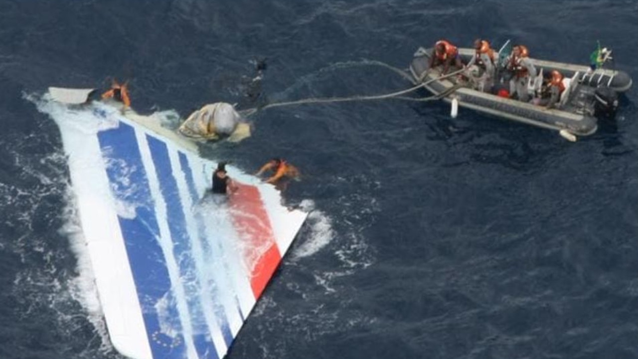 Pilots chilling last words before plane crash captured on black  