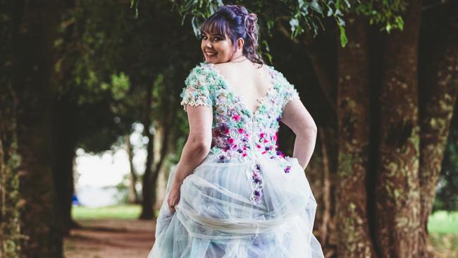 Cheeky chum: Liana Crosdale (now Burmeister), Brody Grogan Photography