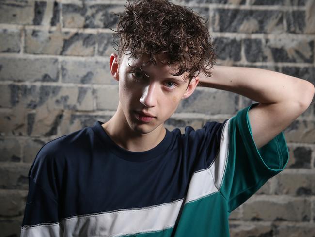 Troye Sivan still loves his home crowd despite being hit in the face ...