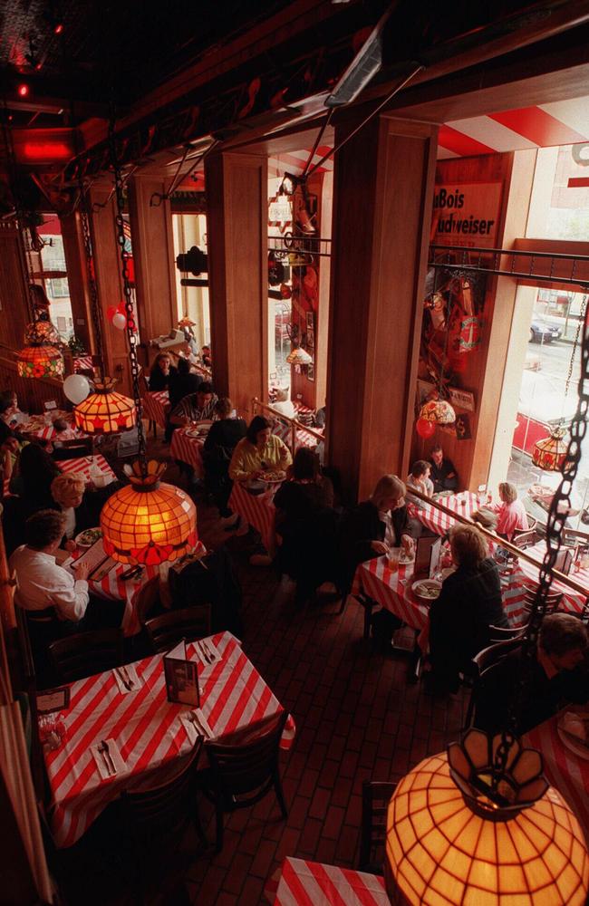 Inside Chapel St’s TGI Fridays in 1996. 